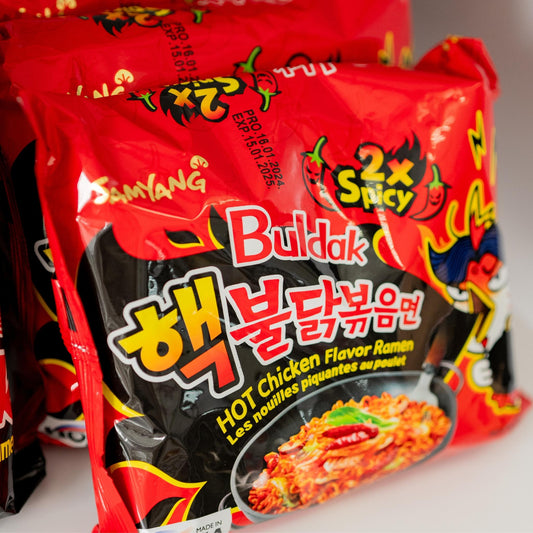 Embalagem vermelha Samyang Ramen Hot Chicken 2x Spicy coreano